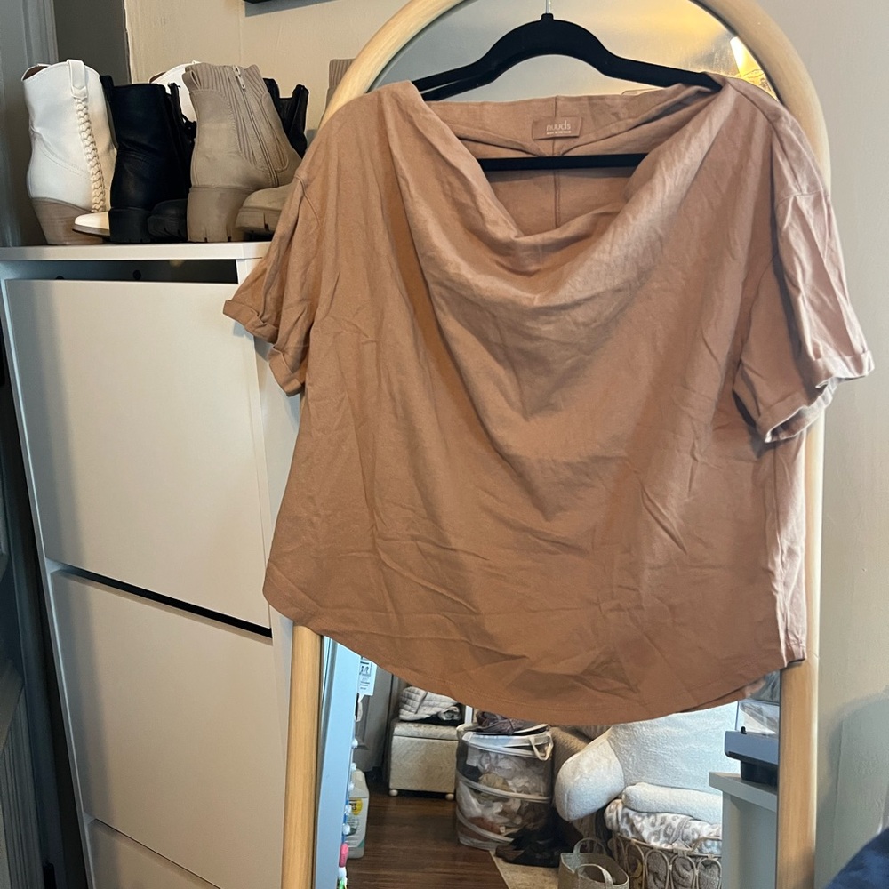 Nuuds Cinnamon Off the Shoulder tee EUC